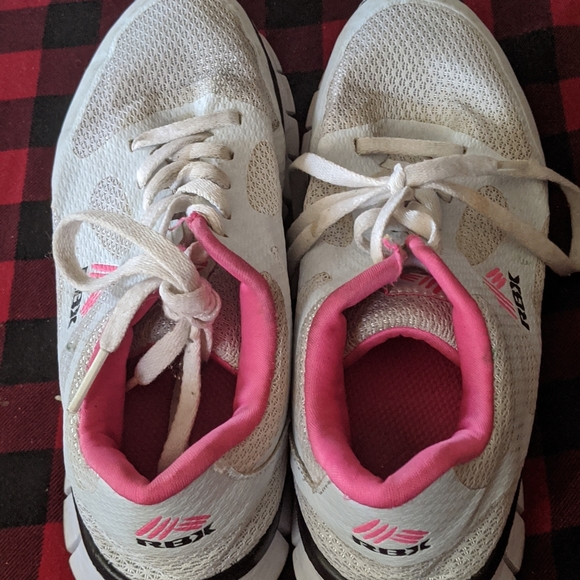 White Rbx shoes - Picture 2 of 5